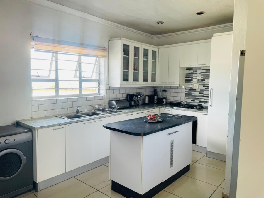 3 Bedroom Property for Sale in Cambridge Eastern Cape